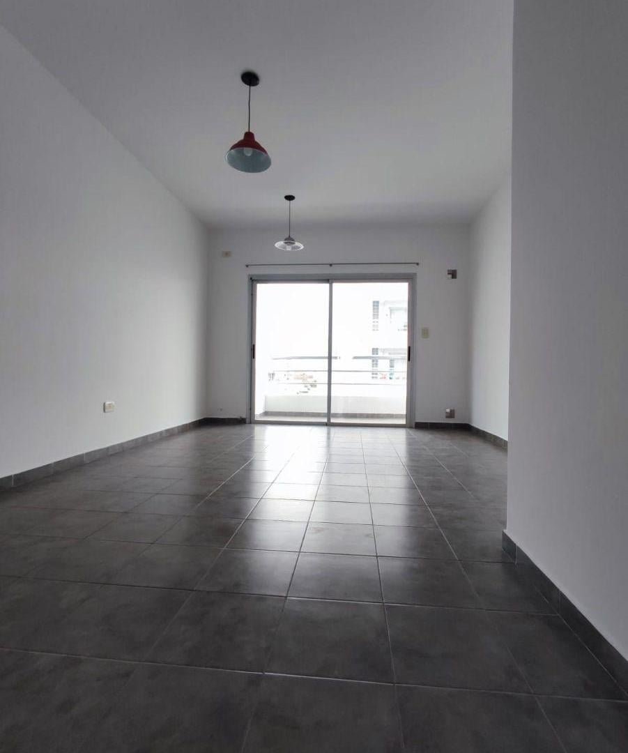 Foto de Excelente Semipiso, centro comercial Calle 12., imagen 4