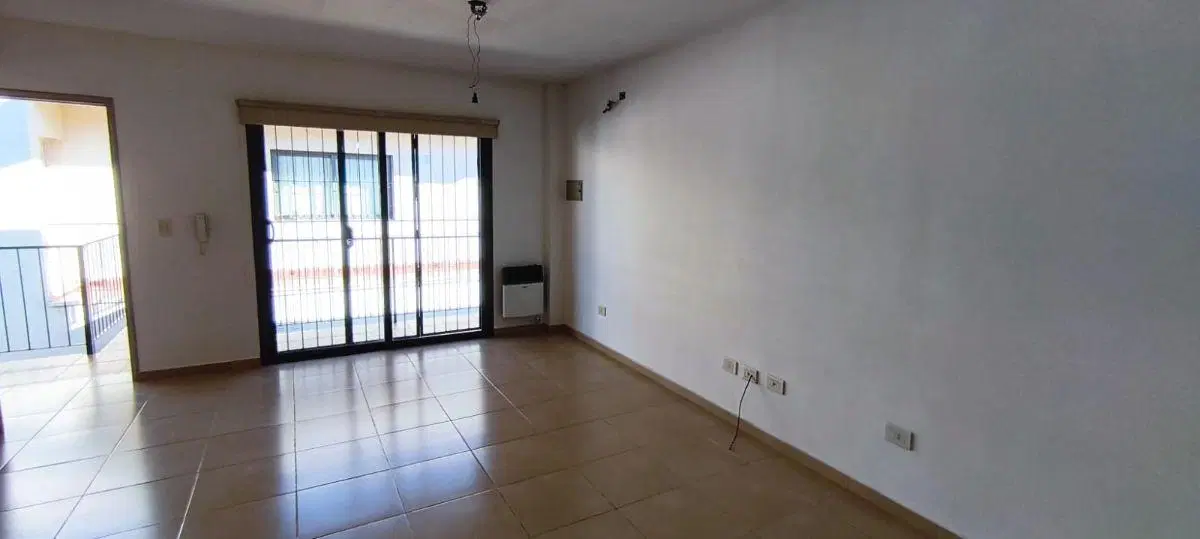 INMOBILIARIA COUNTRY ROADS ALQUILA DEPARTAMENTO EN GODOY CRUZ 8
