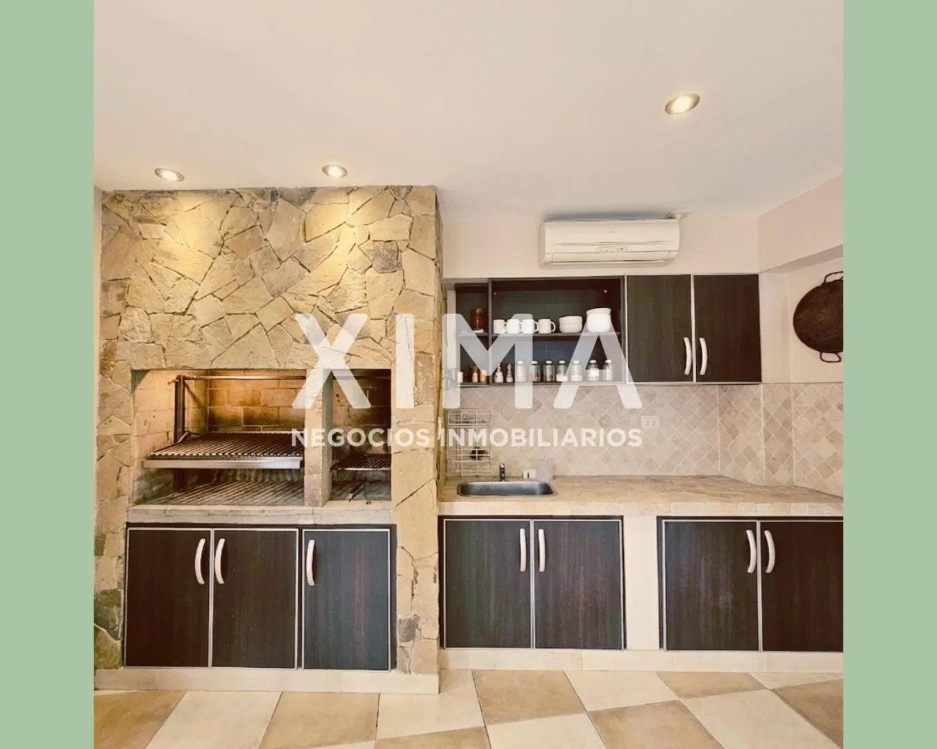 Casa en venta a metros de Avenida Belgrano 2