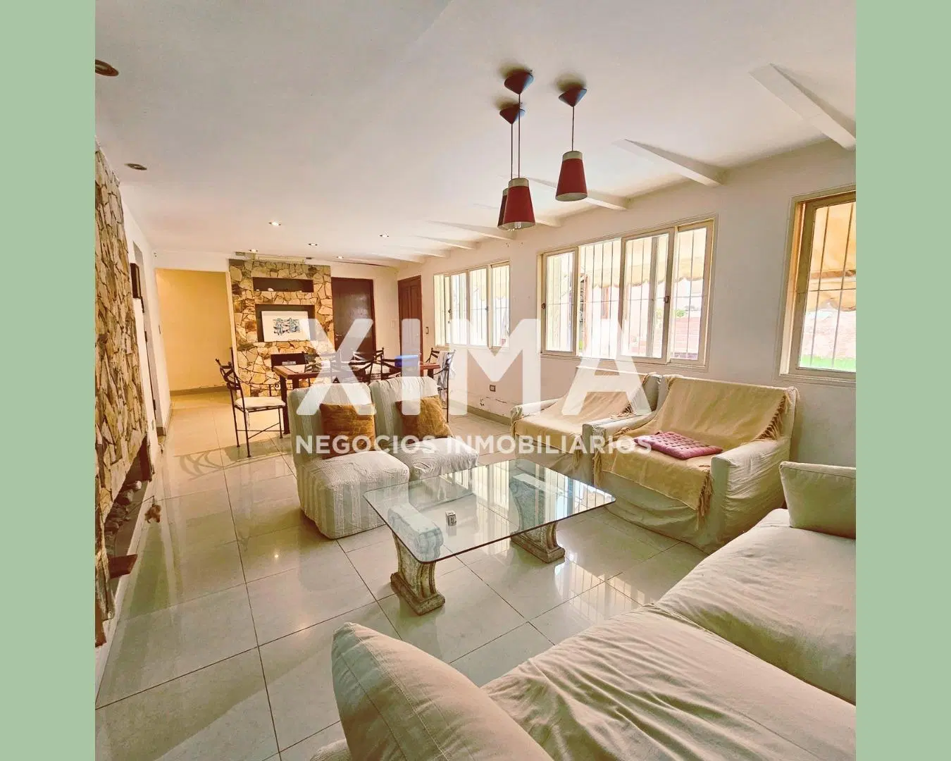 Casa en venta a metros de Avenida Belgrano 5