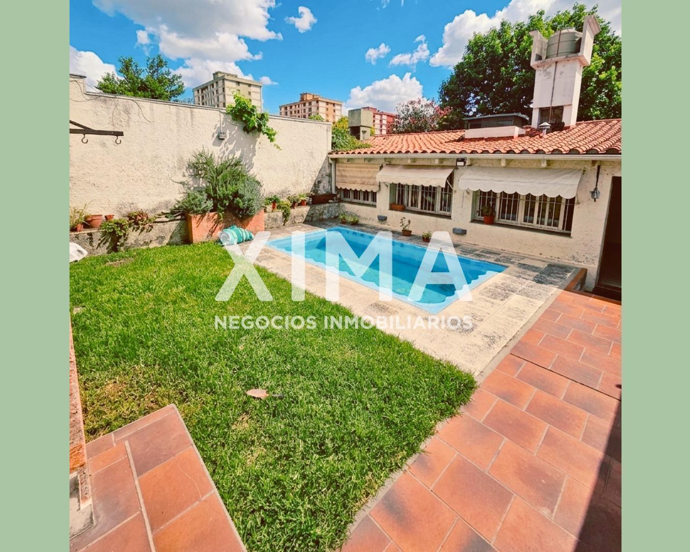 Casa en venta a metros de Avenida Belgrano