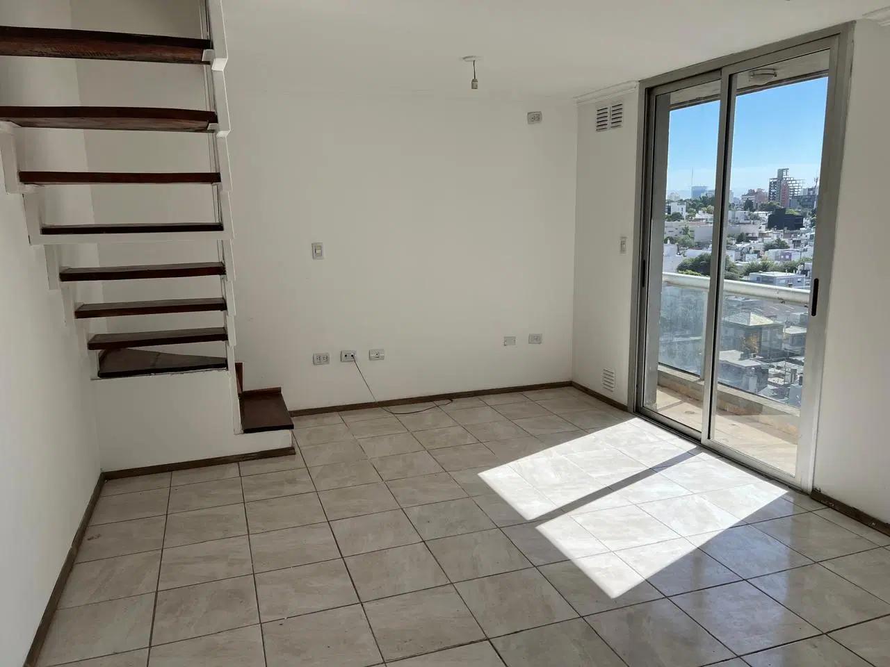 VENTA DUPLEX PISO ALTO FRUCTUOSO RIVERA 400 - GUEMES 2