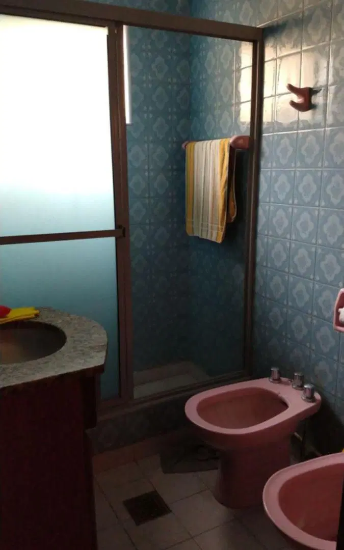 Casa en Adrogué con jardin y quincho 4