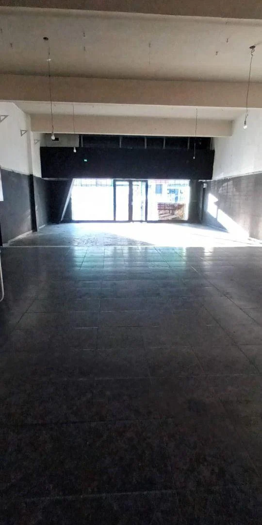 Foto de Local comercial de 294 m² en alquiler, Wilde, Avellaneda, imagen 3