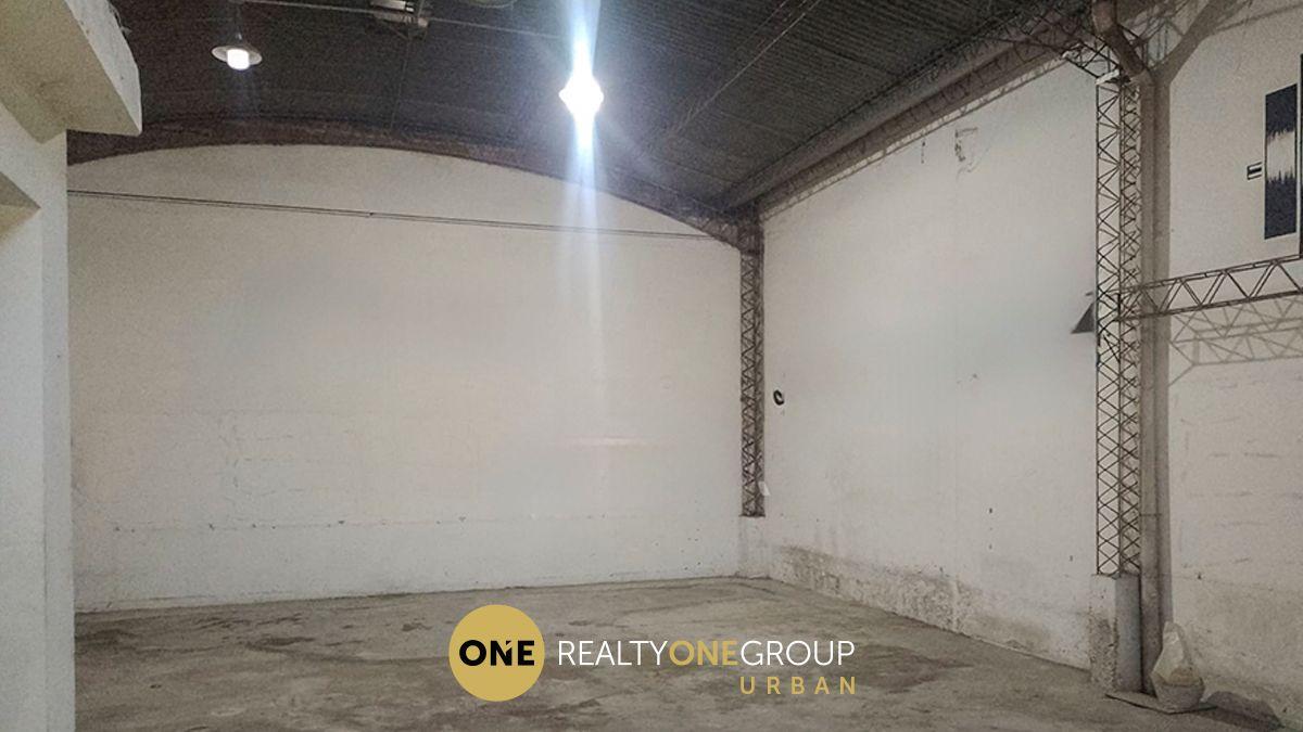 Foto de Local Comercial-Amplia Superficie. Alta rentabilidad, imagen 2