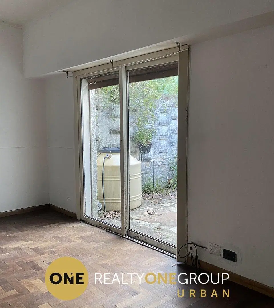 Venta en bloque de Casa 2 dormitorios  local  departamento | La Plata 8