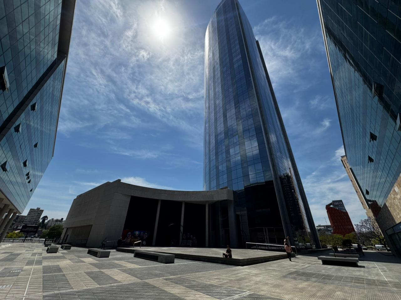 SE ALQUILA OFICINA PISO 20 CAPITALINAS EXC VISTAS