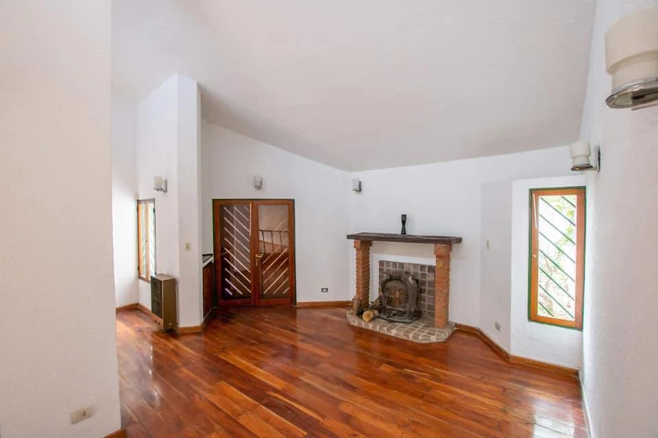 Foto de VENTA CASA 4 DORM - CERRO DE LAS ROSAS, imagen 3