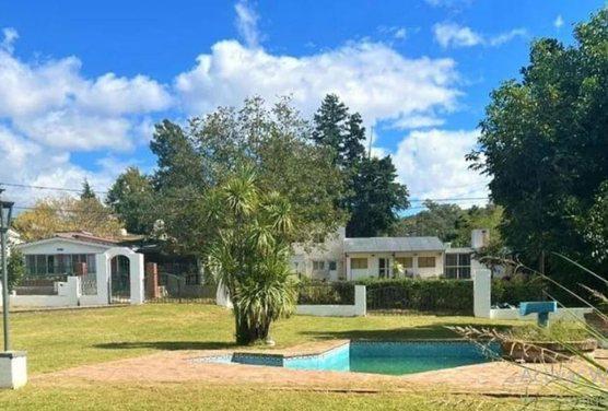 VENTA CASA 3 D TANTI VIEJO, GRAN PARQUE CON PILETA!!