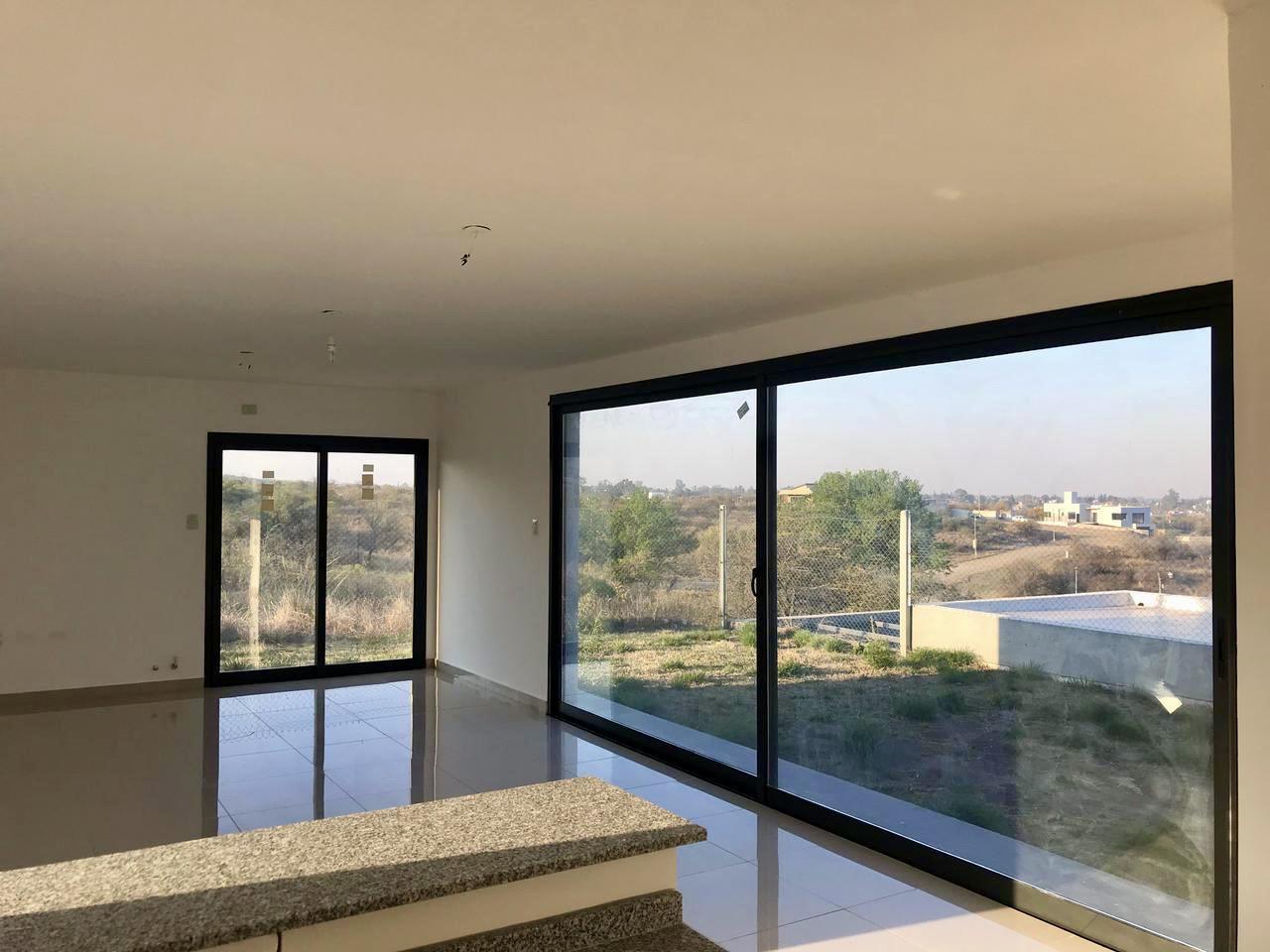 Foto de EN VENTA DUPLEX 3 DORM ALTA GRACIA, imagen 2