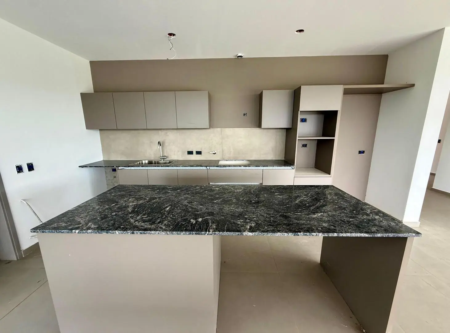 CASA EN VENTA 3 DORMITORIOS UNA SOLA PLANTA LA CUESTA LA CALERA CORDOBA 2