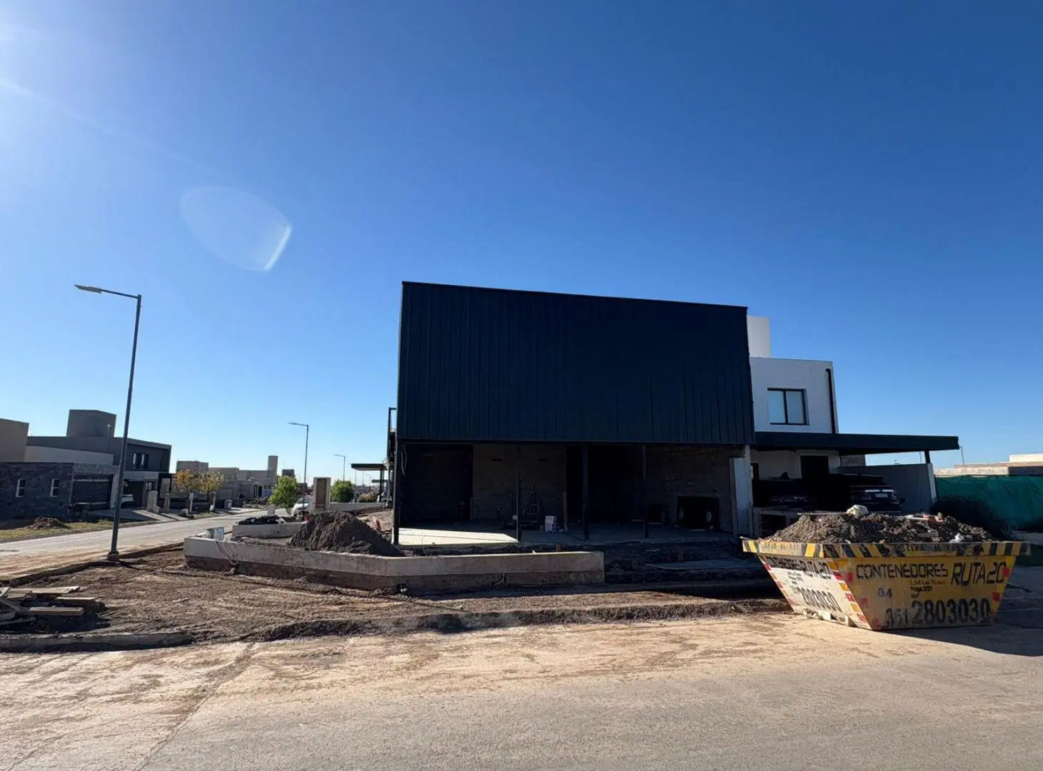 LOCAL COMERCIAL EN VENTA AVENIDA PRINCIPAL DOCTA CORDOBA 3