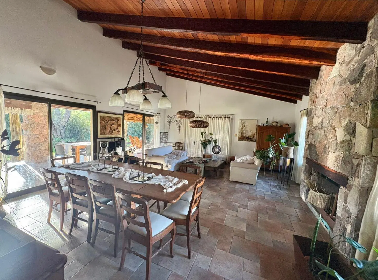 CASA EN VENTA 4 DORMITORIOS CALICANTO VILLA WARCALDE CORDOBA 2