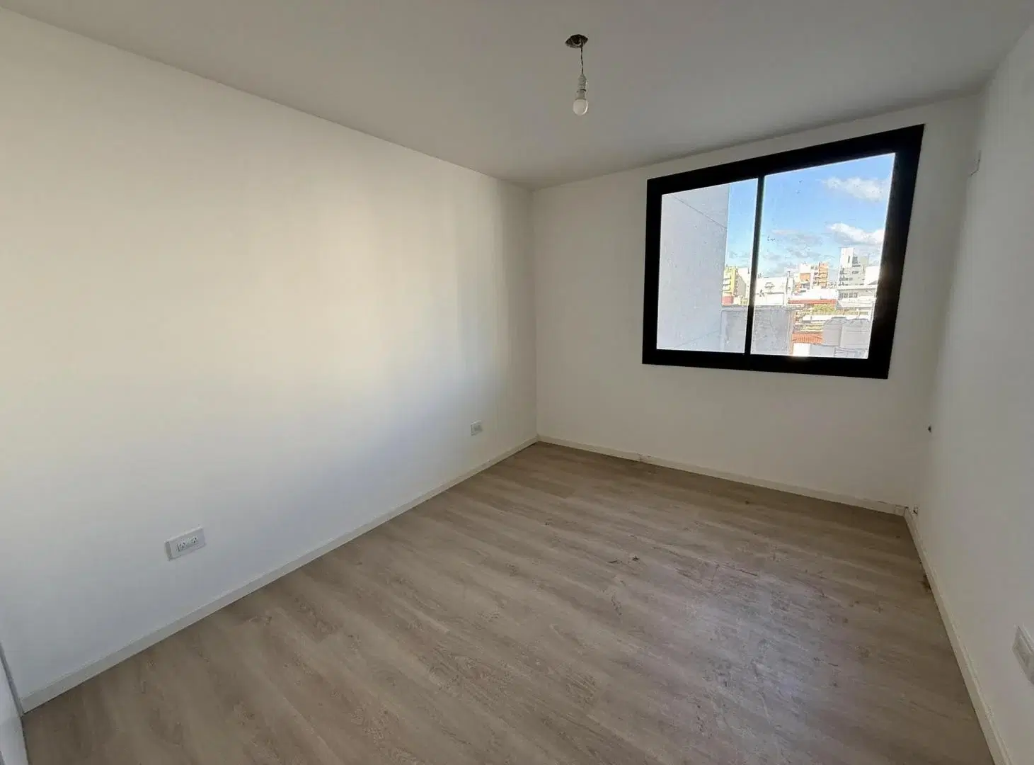 VENTA DEPTO UN DORM CON BALCON GENERAL PAZ 5