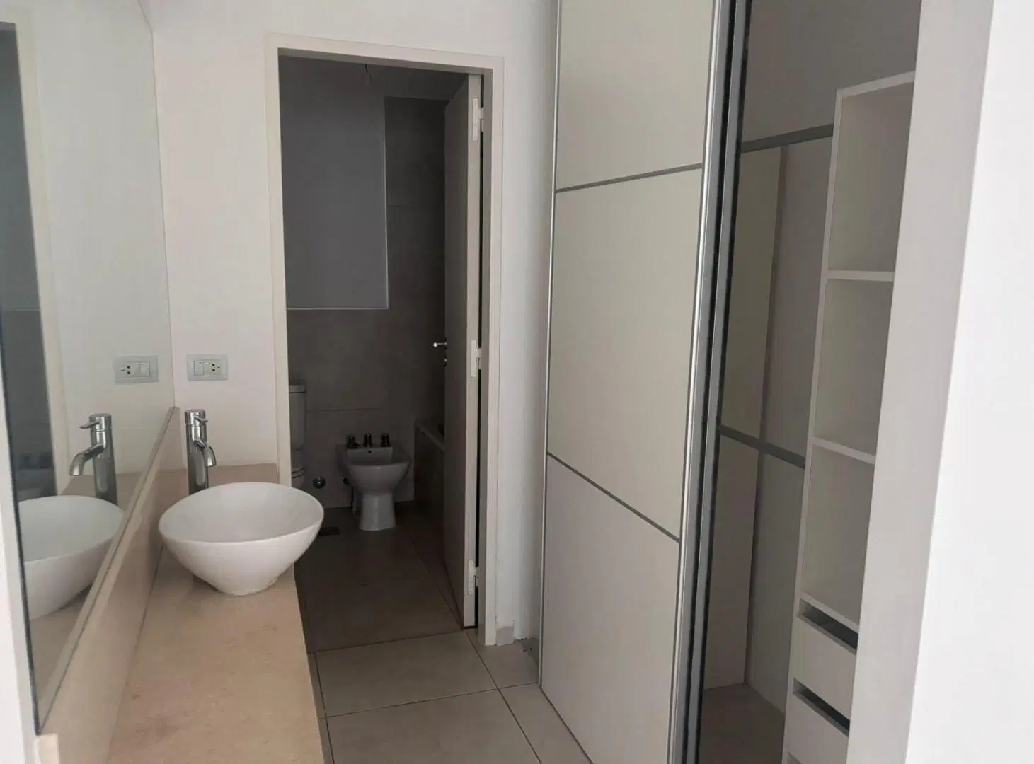 DEPARTAMENTO EN VENTA  ZONA RUTA 20 y DINO CON COCHERA PROPIA 3