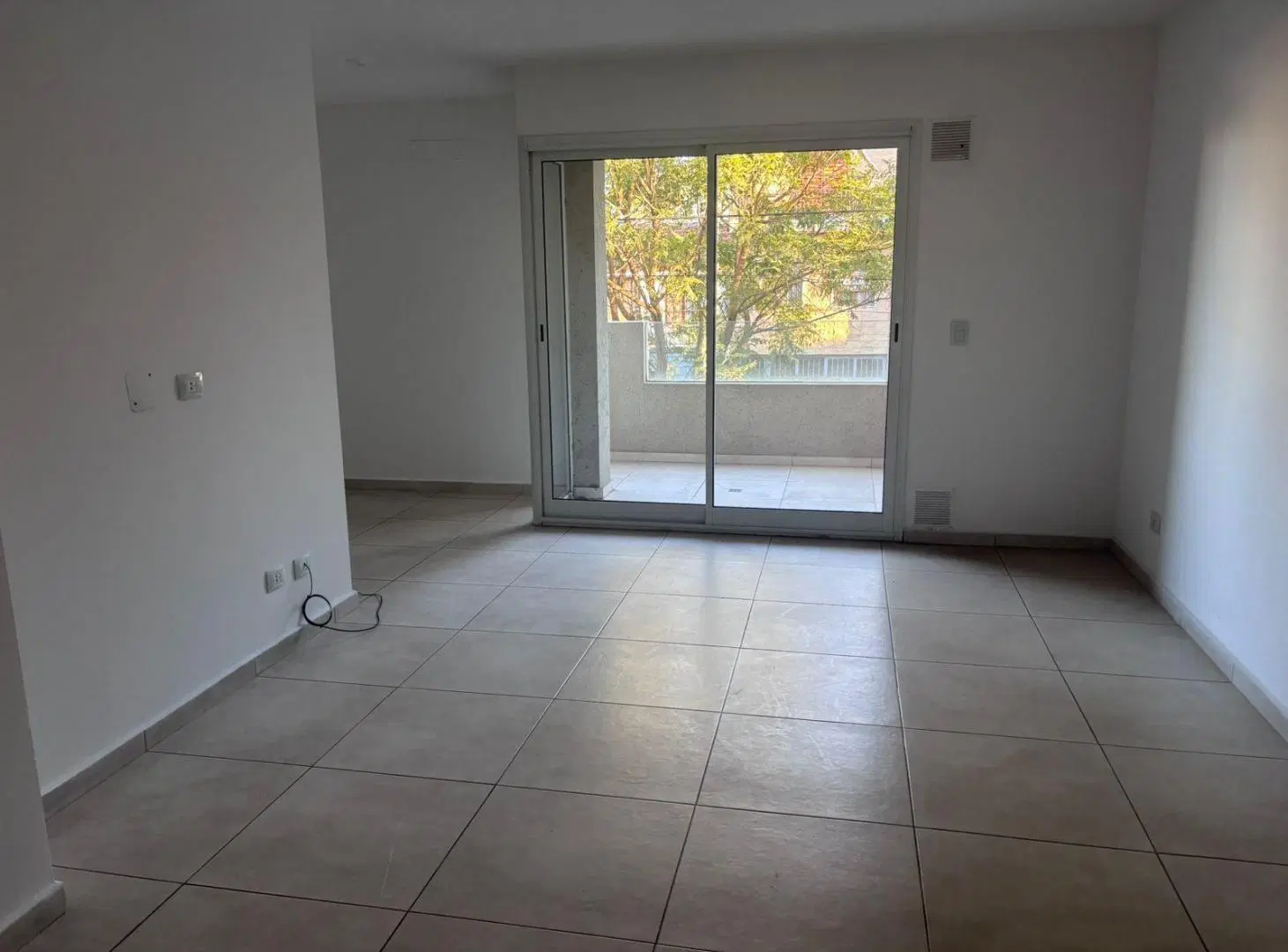 DEPARTAMENTO EN VENTA  ZONA RUTA 20 y DINO CON COCHERA PROPIA 2