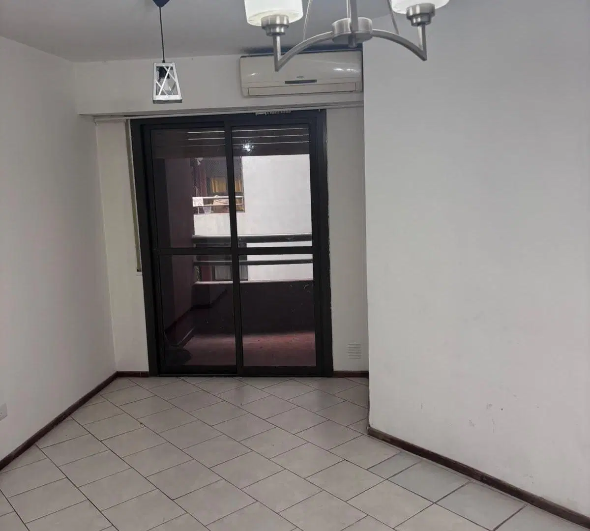 DEPARTAMENTO DOS HABITACIONES EN YRYGOYEN Y BUENOS AIRES -ESQUINA BUEN PASTOR- 1