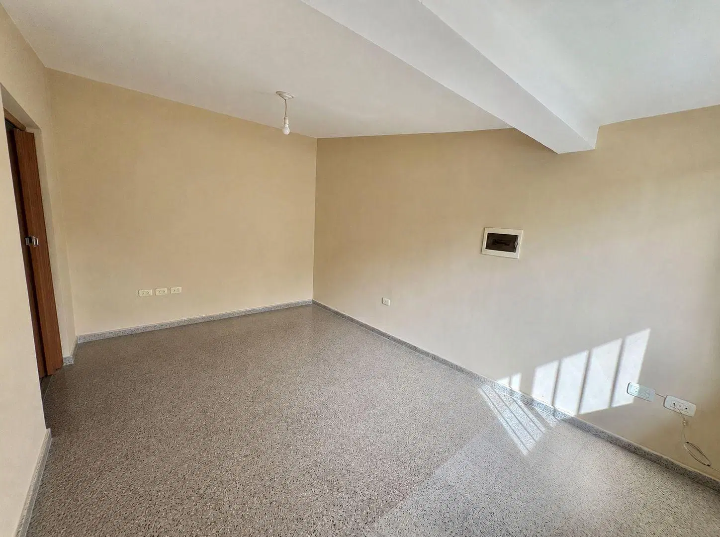 CASA EN VENTA 2 DORMITORIOS ARGUELLO CORDOBA UNA SOLA PLANTA 2
