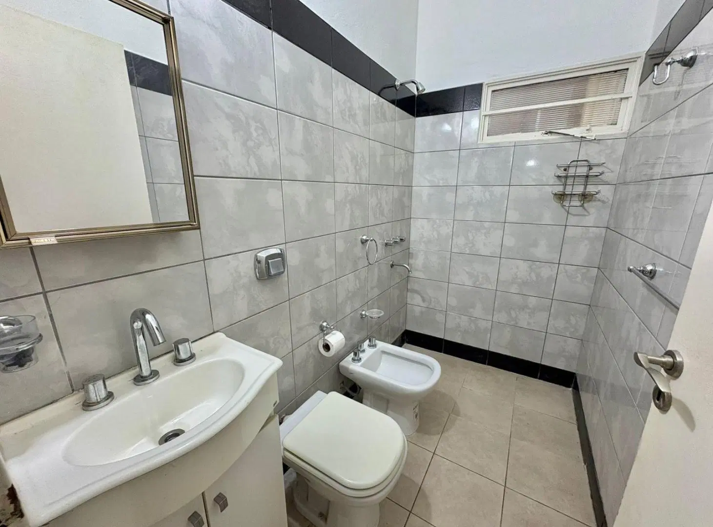 CASA EN VENTA 2 DORMITORIOS ARGUELLO CORDOBA UNA SOLA PLANTA 3