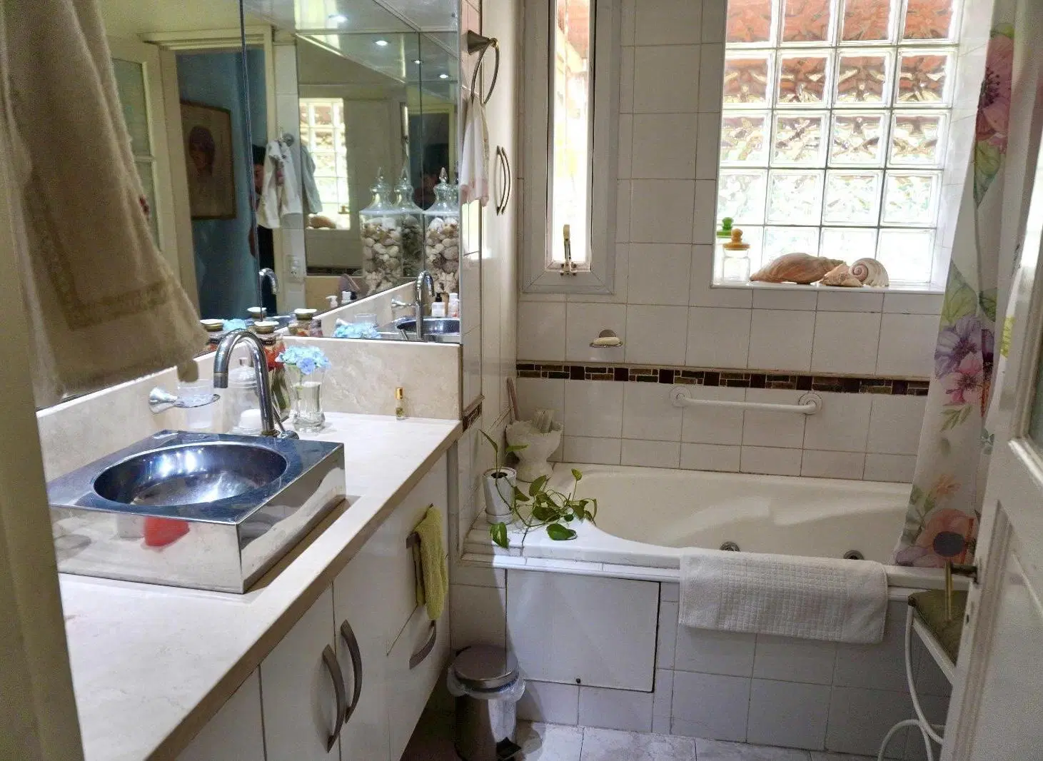 Casa en Venta en Cerro de las Rosas 822 m de Terreno, Pileta, 4 Dormitorios y Excelente Ubicación 4