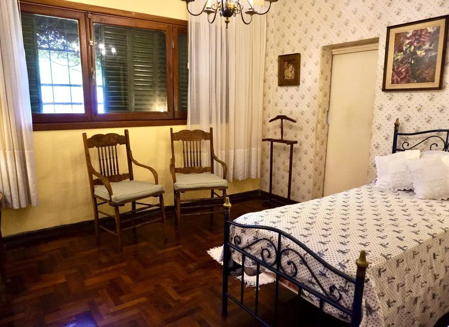 Casa en Venta en Cerro de las Rosas 822 m de Terreno, Pileta, 4 Dormitorios y Excelente Ubicación 3