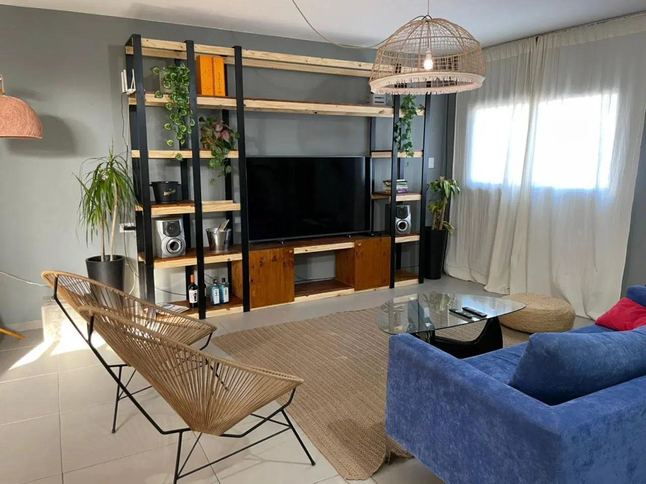 EXCELENTE PROPIEDAD EN VENTA (CASA  DPTO) 4