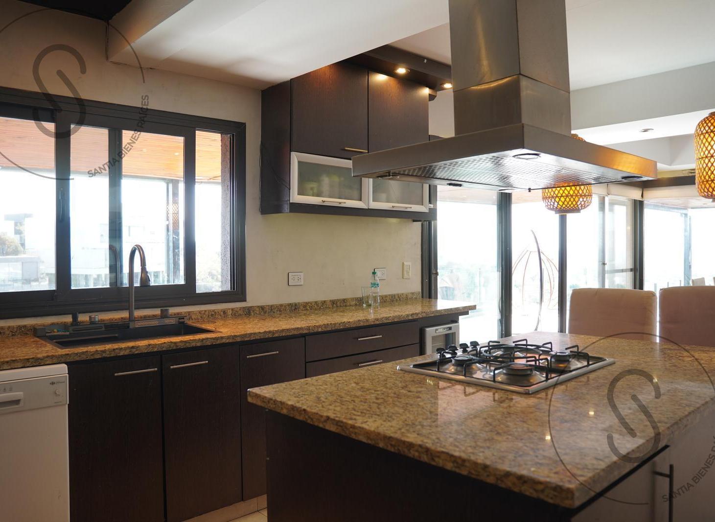 Foto de VENTA CASA LA RUFINA 4 DORM PILETA, imagen 1