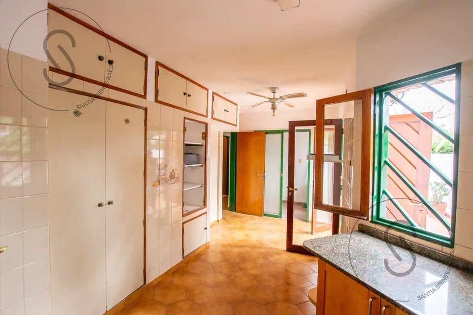 Foto de Venta Casa 4 dorm - Zona Cerro de las Rosas, imagen 2
