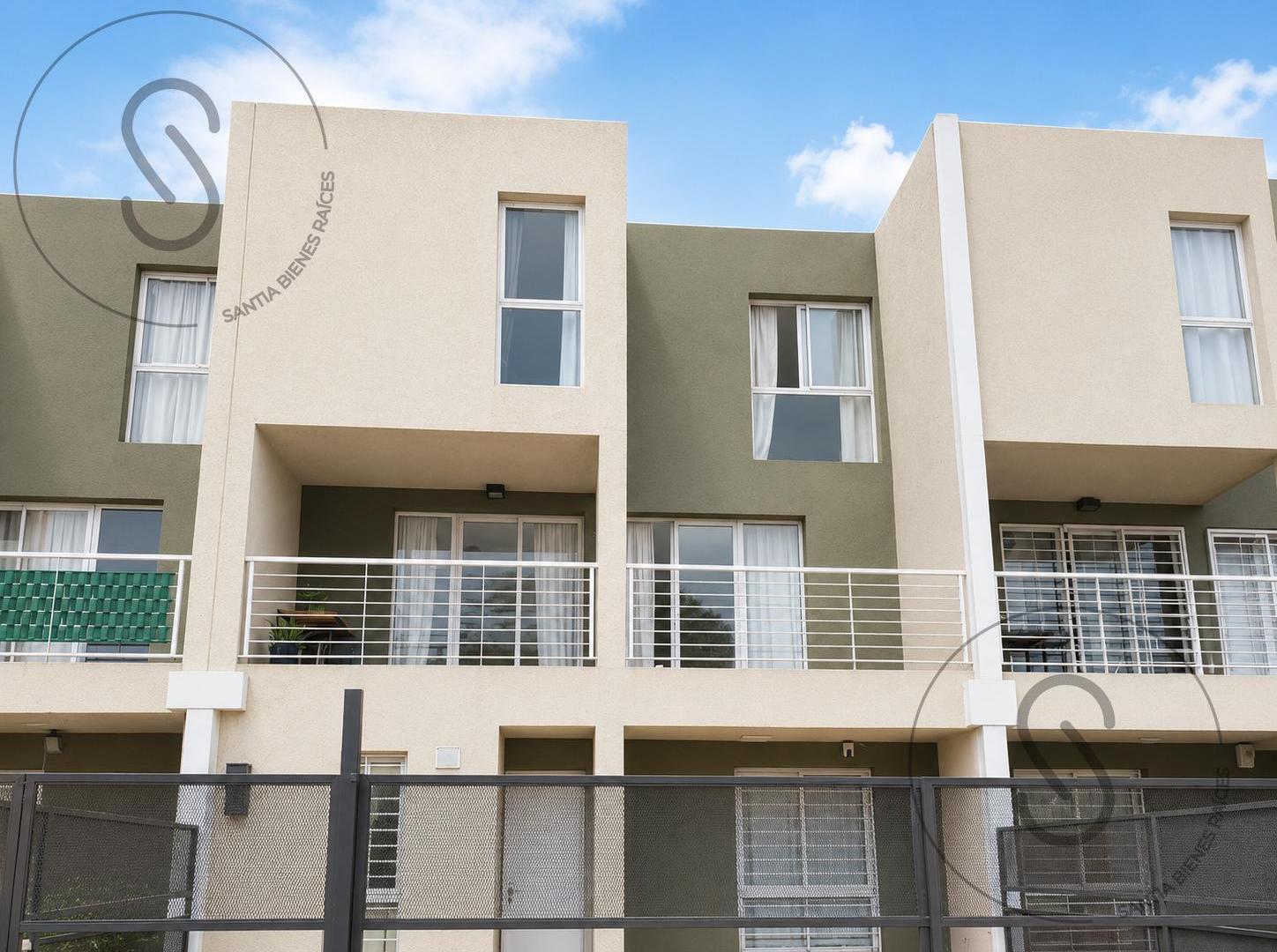 Foto de DUPLEX VENTA TRES DORMITORIOS CON COCHERA, imagen 2