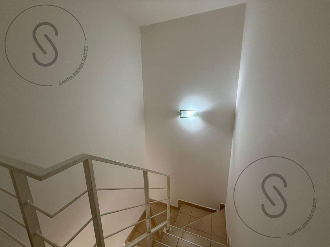 Foto de DUPLEX VENTA TRES DORMITORIOS CON COCHERA, imagen 4