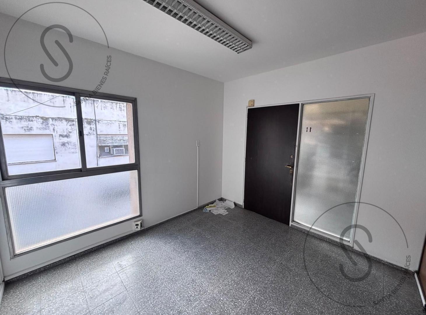 Foto de OFICINA EN VENTA PASEO SANTA CATALINA, imagen 5