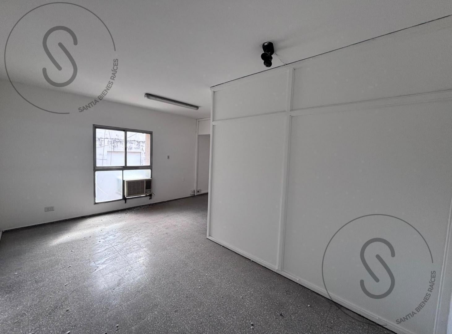 Foto de OFICINA EN VENTA PASEO SANTA CATALINA, imagen 4