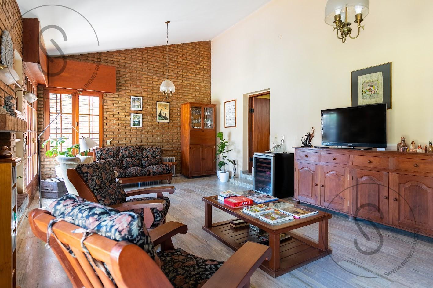 Foto de CASA EN VENTA DE 4 DORMITORIOS CON PATIO EN VILLA BELGRANO, imagen 4
