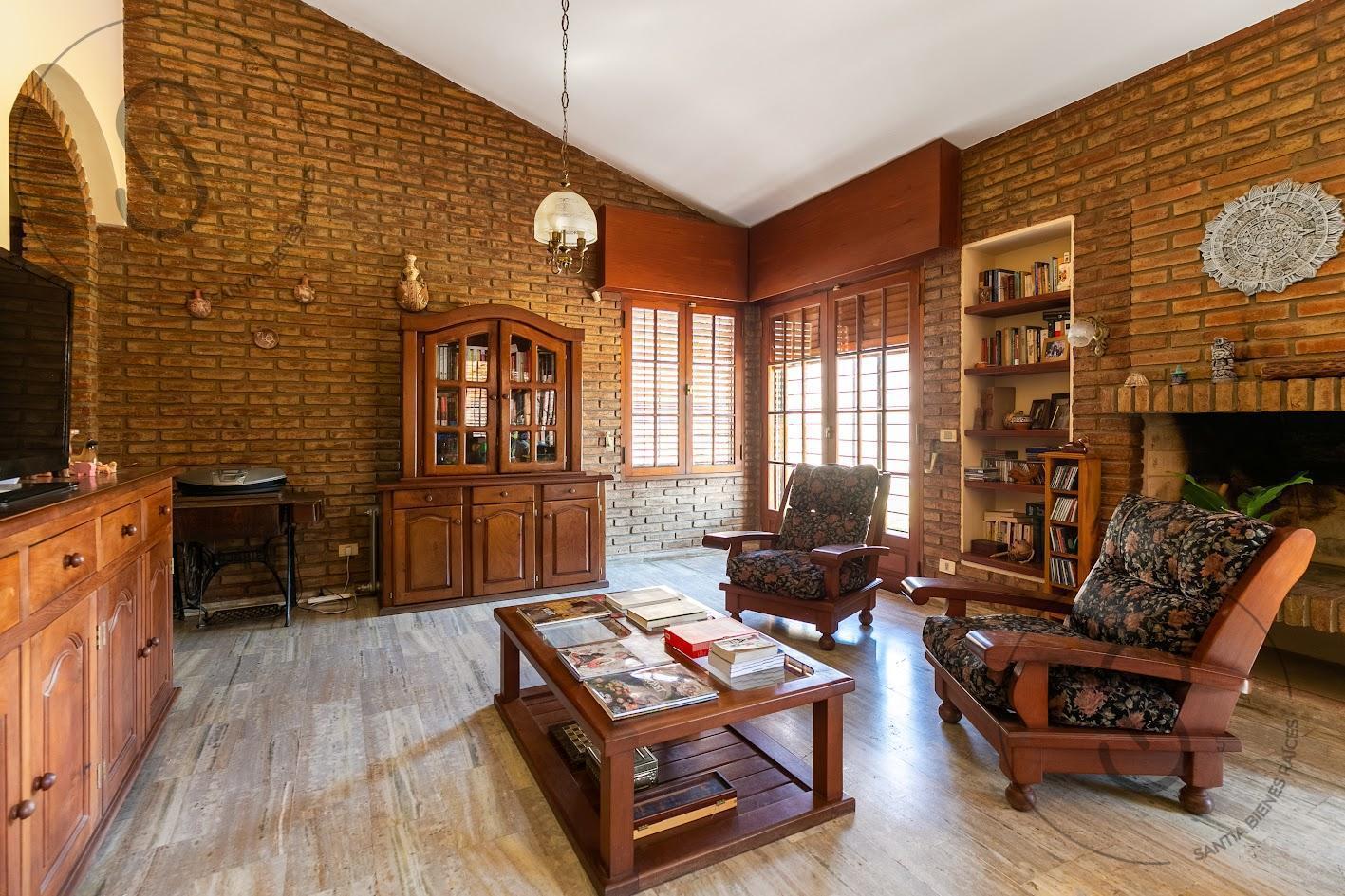 Foto de CASA EN VENTA DE 4 DORMITORIOS CON PATIO EN VILLA BELGRANO, imagen 2