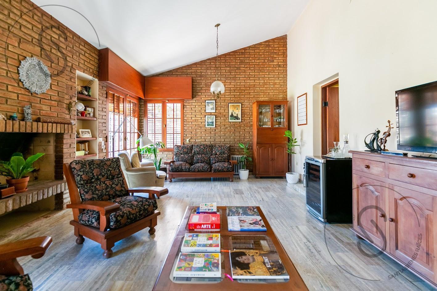 Foto de CASA EN VENTA DE 4 DORMITORIOS CON PATIO EN VILLA BELGRANO, imagen 1