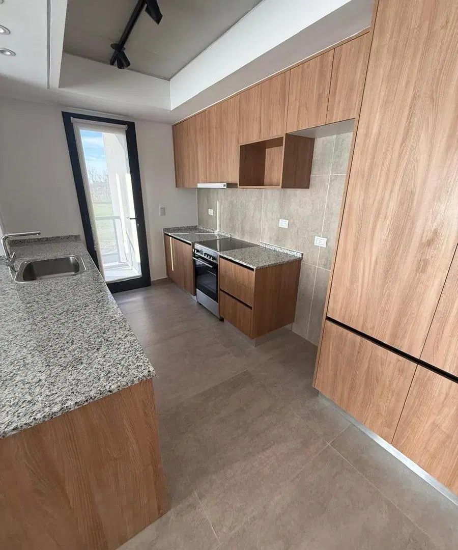 Departamento  3 ambientes con terraza/quincho/jacuzzi. 2