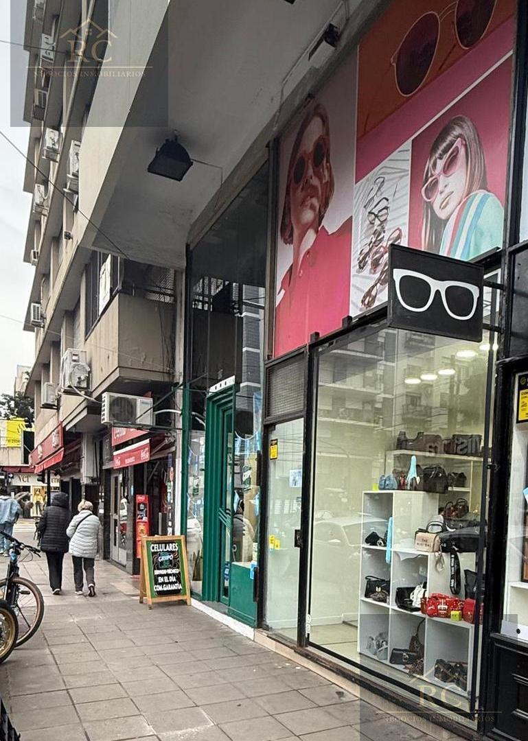 Foto de EXCELENTE LOCAL con entrepiso en Gorriti 185. Centro de Lomas de Zamora, imagen 2