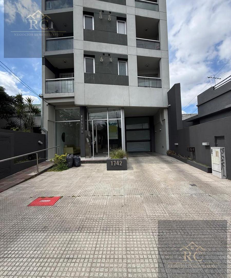 Foto de Venta cochera fija y cubierta en edificio. Acceso 24 hs. en Lomas De, imagen 1