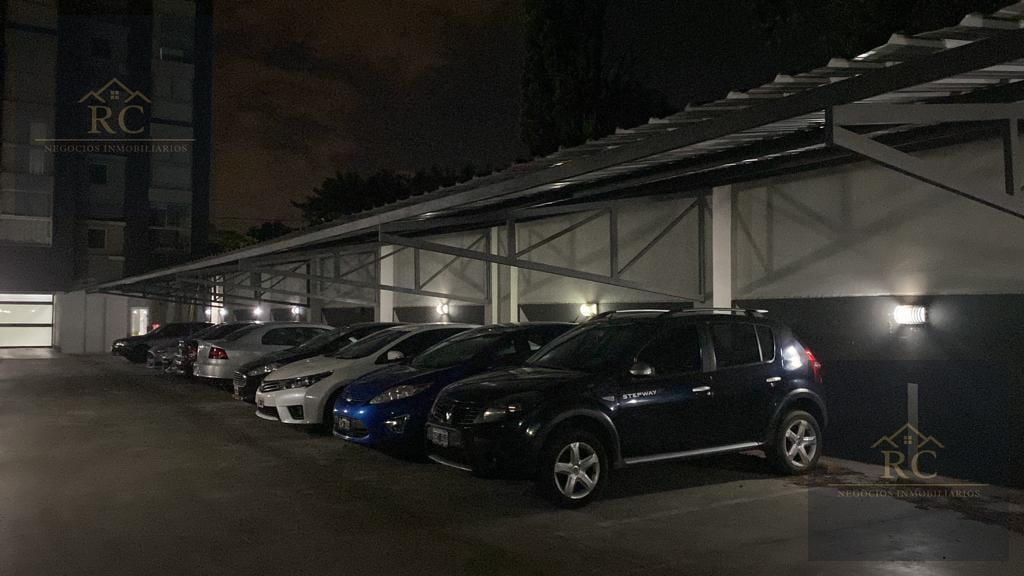 Foto de Venta cochera fija y cubierta en edificio. Acceso 24 hs. en Lomas De, imagen 2