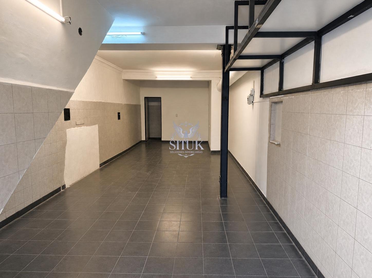Foto de VENTA LOCAL COMERCIAL SIN EXPENSAS FRENTE A PARQUE ESPAÑA - POSIBLE, imagen 2