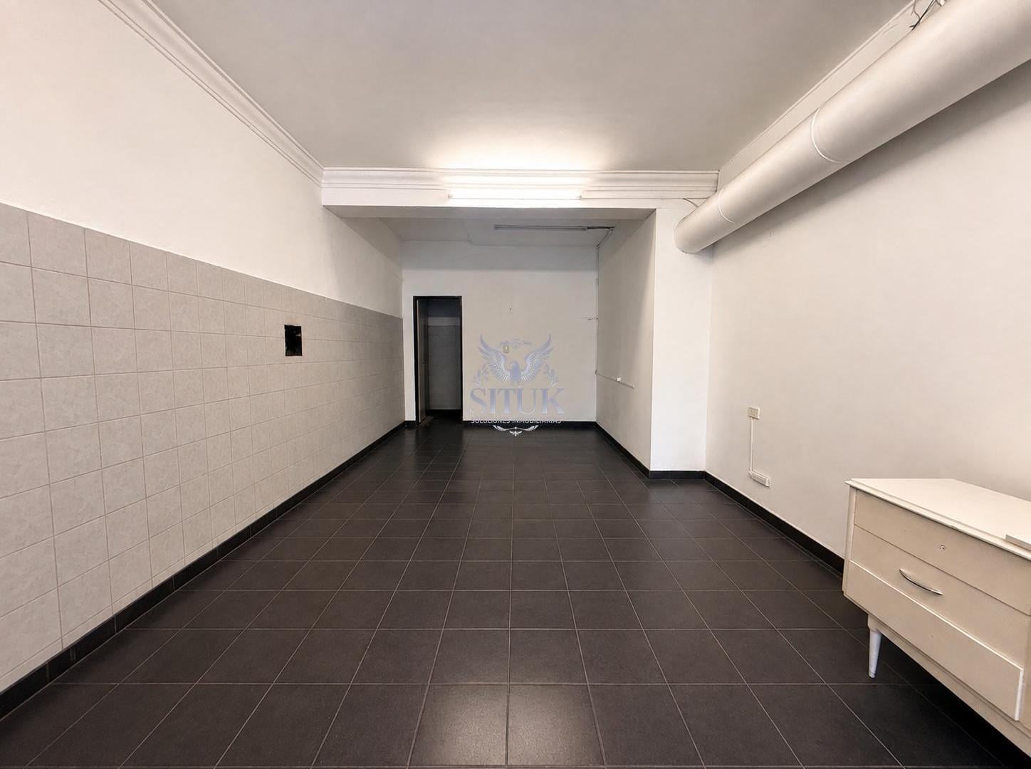 Foto de VENTA LOCAL COMERCIAL SIN EXPENSAS FRENTE A PARQUE ESPAÑA - POSIBLE, imagen 1