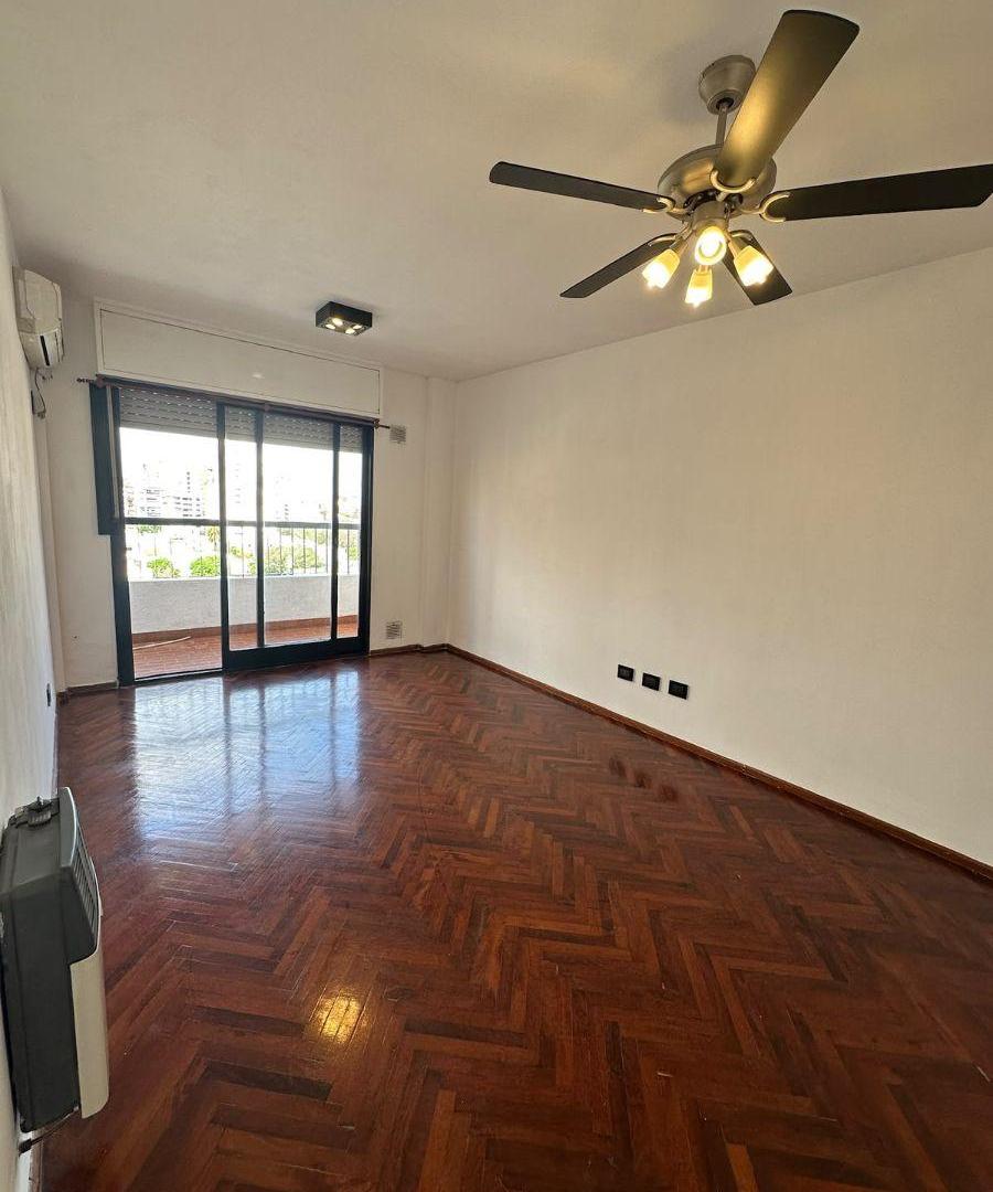 Foto de DEPARTAMENTO 1 DORMITORIO BUENOS AIRES Y PELLEGRINI, imagen 2