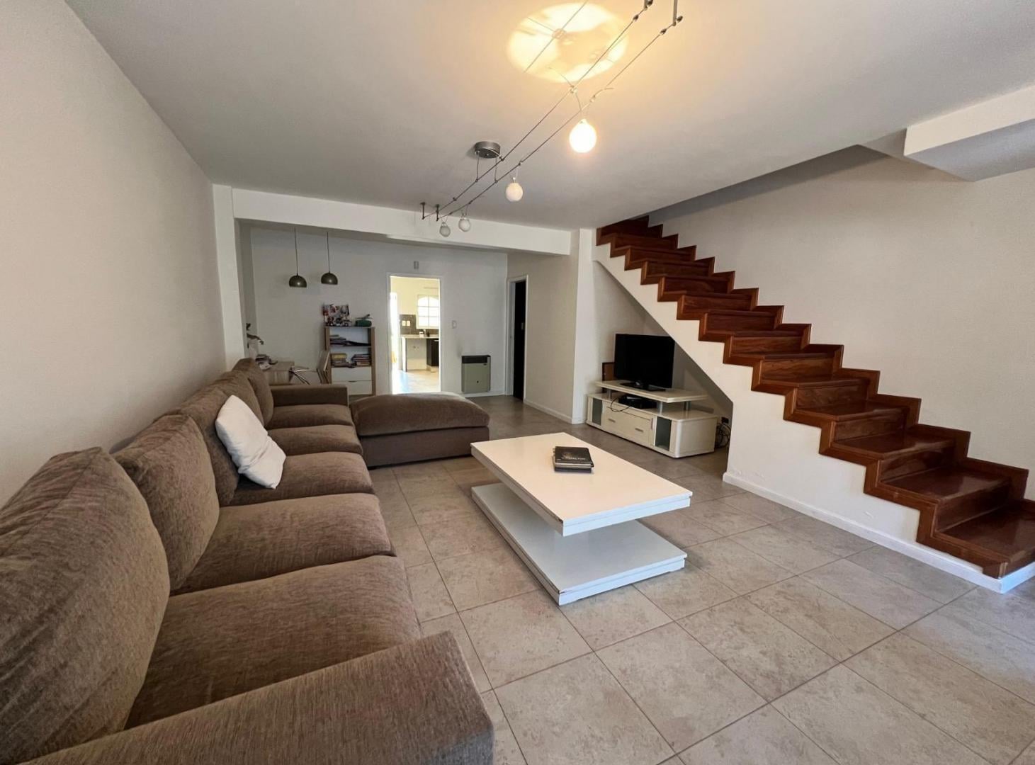 CASA DUPLEX EN ALQUILER