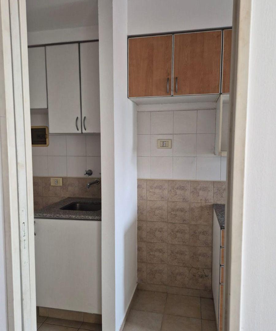 Foto de DEPARTAMENTO 1 DORMITORIO CON COCHERA ITALIA 1500, imagen 2