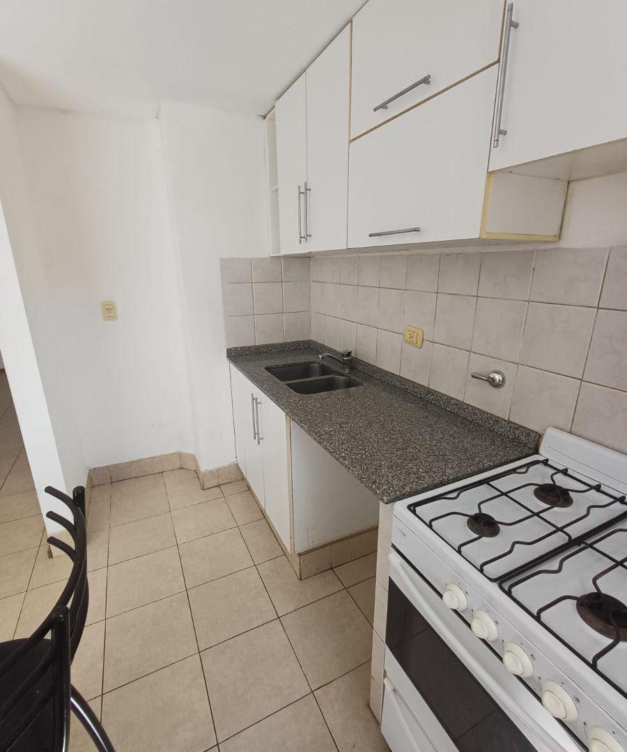 Foto de Departamento de 50 m² con 2 ambientes en alquiler en Centro, imagen 2