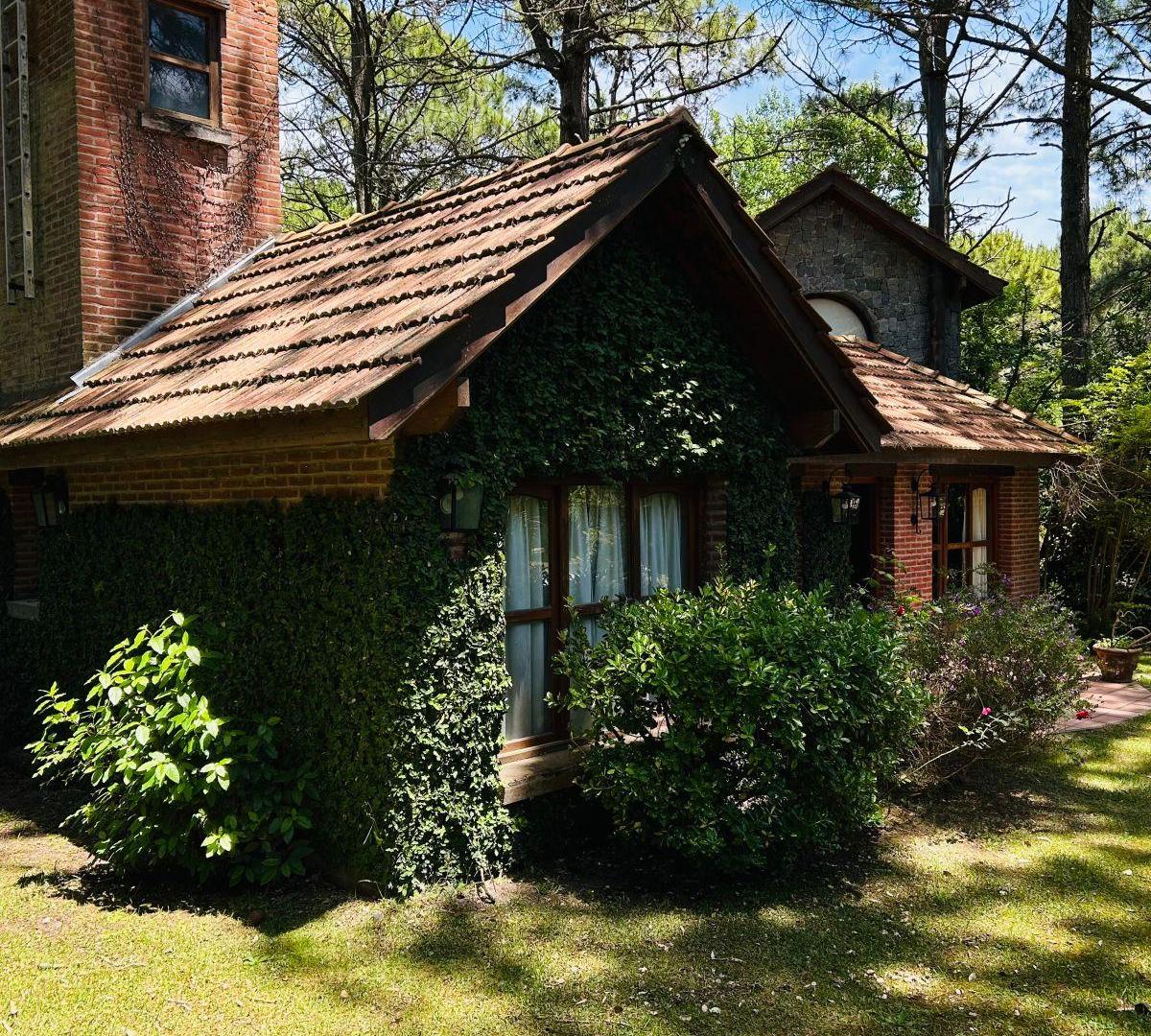 Confortable casa ! Ideal para dos familias! Carilo