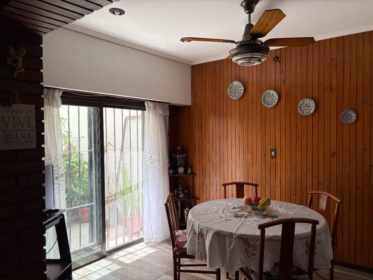 Casa impecable en Avellaneda 4