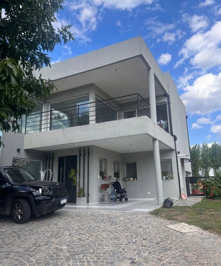 CASA EN VENTA 6 AMBIENTES STA GUADALUPE PILAR DEL 3