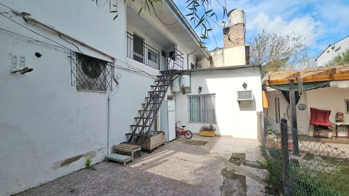 Venta en bloque: 2 locales comerciales + 5 PH