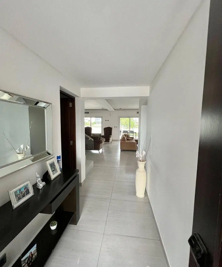 Venta casa al lago barrio El Golf, Nordelta 3